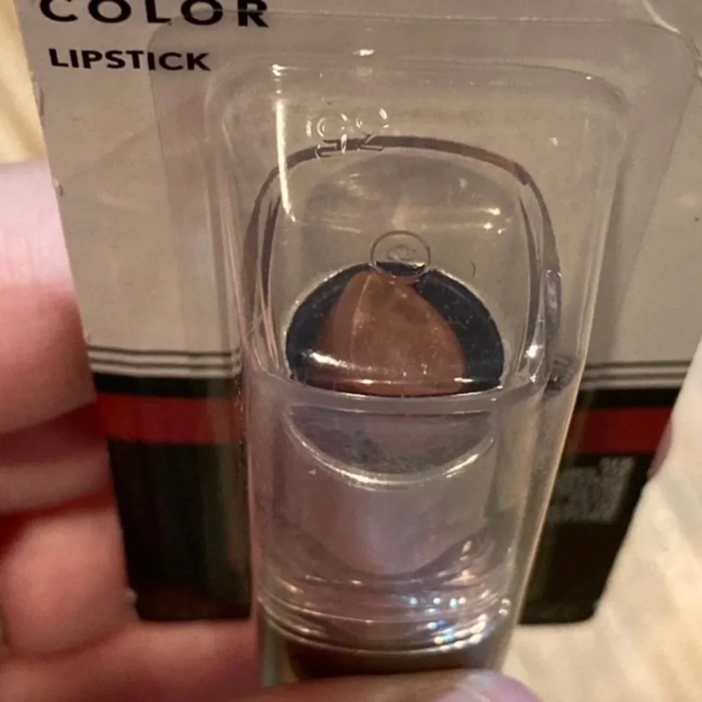 NWT Covergirl Continuous Color‎ Lipstick